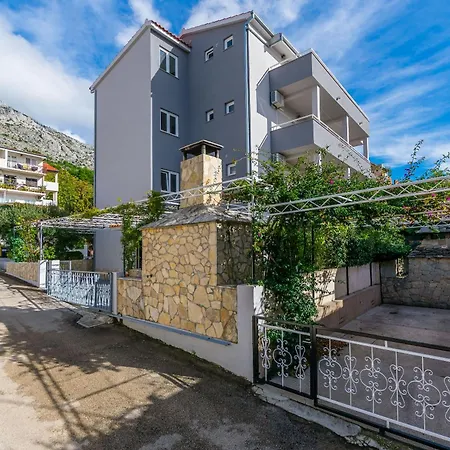 Anica * Omiš