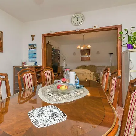 Apartament Anica *